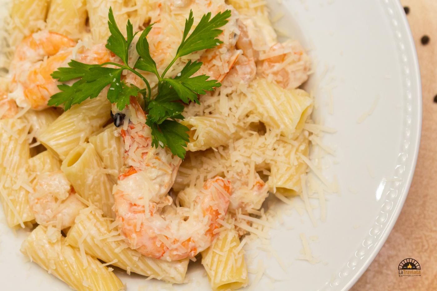Penne com camarão