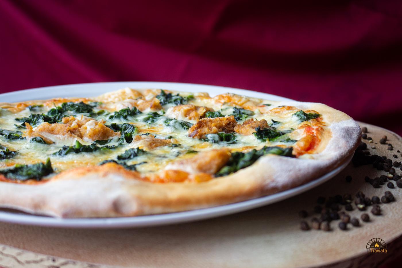 Pizza Alheira e Espinafres